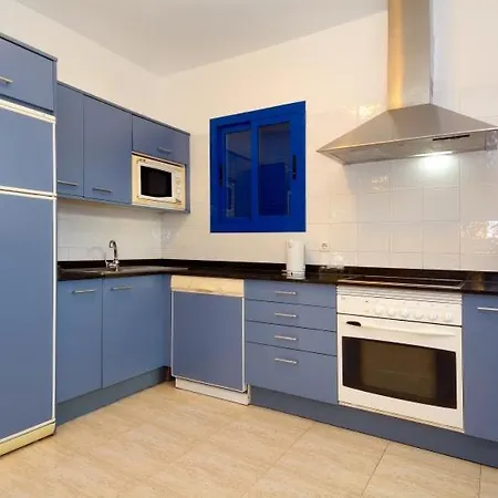 Villa In Playa Blanca Sleeps 4 With Pool And Wifi
