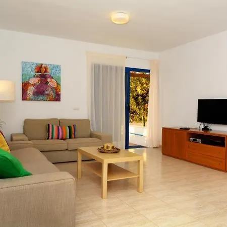 In Playa Blanca Sleeps 4 With Pool And Wifi